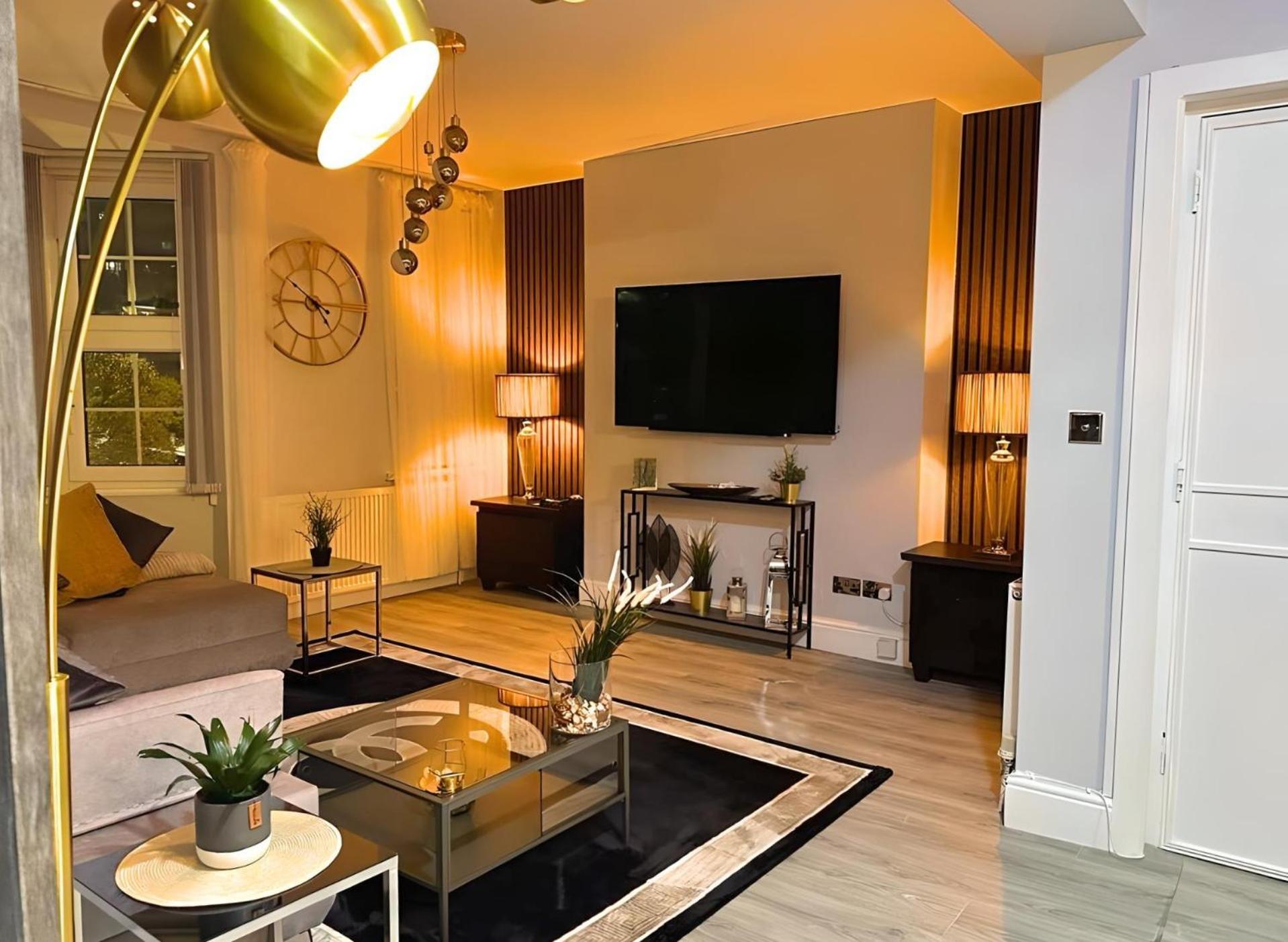 ברמינגהאם *Luxury 9Ine Lush Jacuzzi Apartment & Balcony* מראה חיצוני תמונה