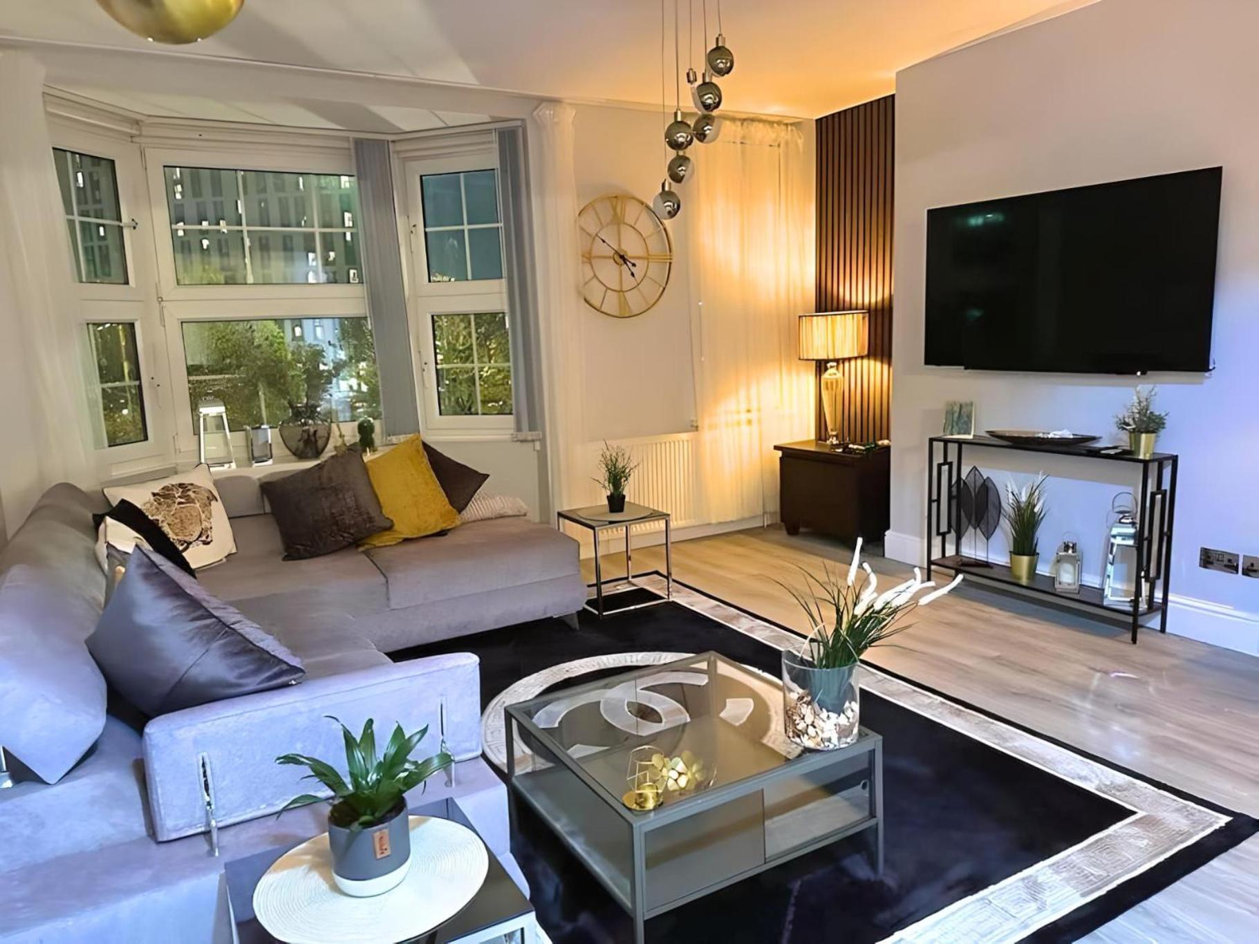 ברמינגהאם *Luxury 9Ine Lush Jacuzzi Apartment & Balcony* מראה חיצוני תמונה