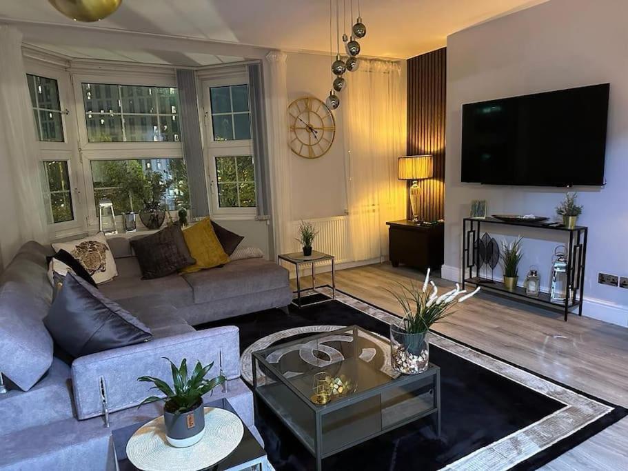 ברמינגהאם *Luxury 9Ine Lush Jacuzzi Apartment & Balcony* מראה חיצוני תמונה
